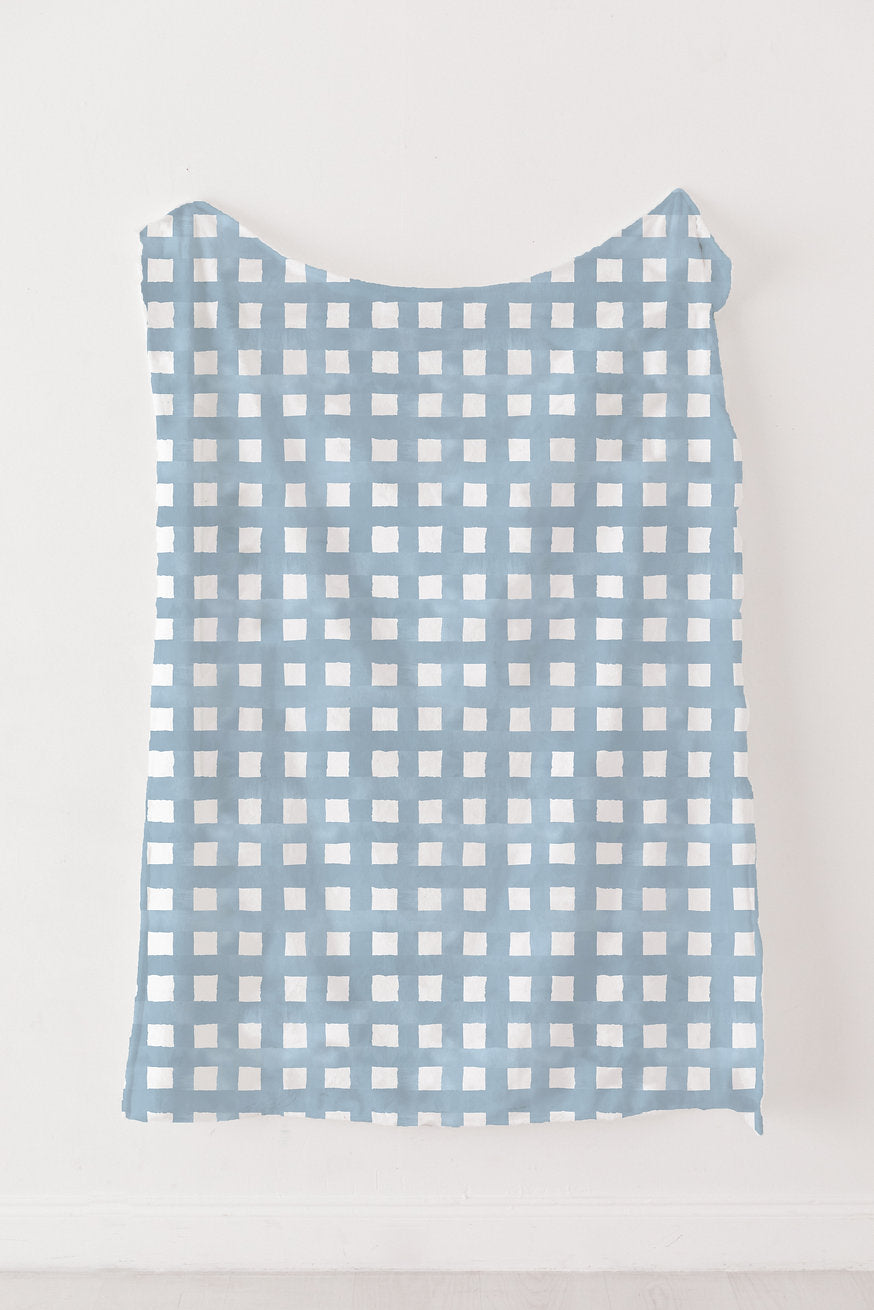 Ida Mae Home Ellie Plaid in Blue Plush Throw blanket