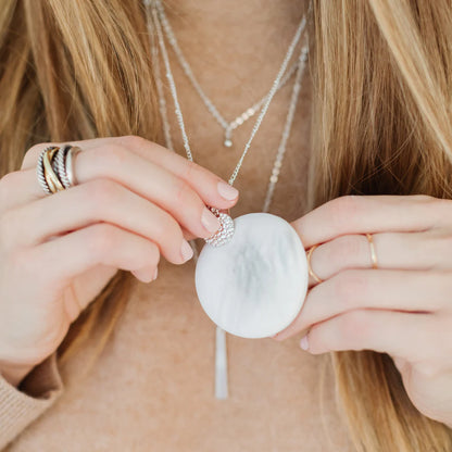 Shinery Illuminating Pom jewelry polisher and tarnish remover 