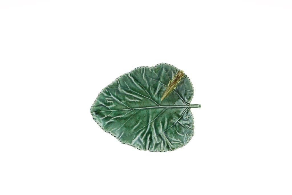 Countryside Mulberry Leaf with Grasshopper