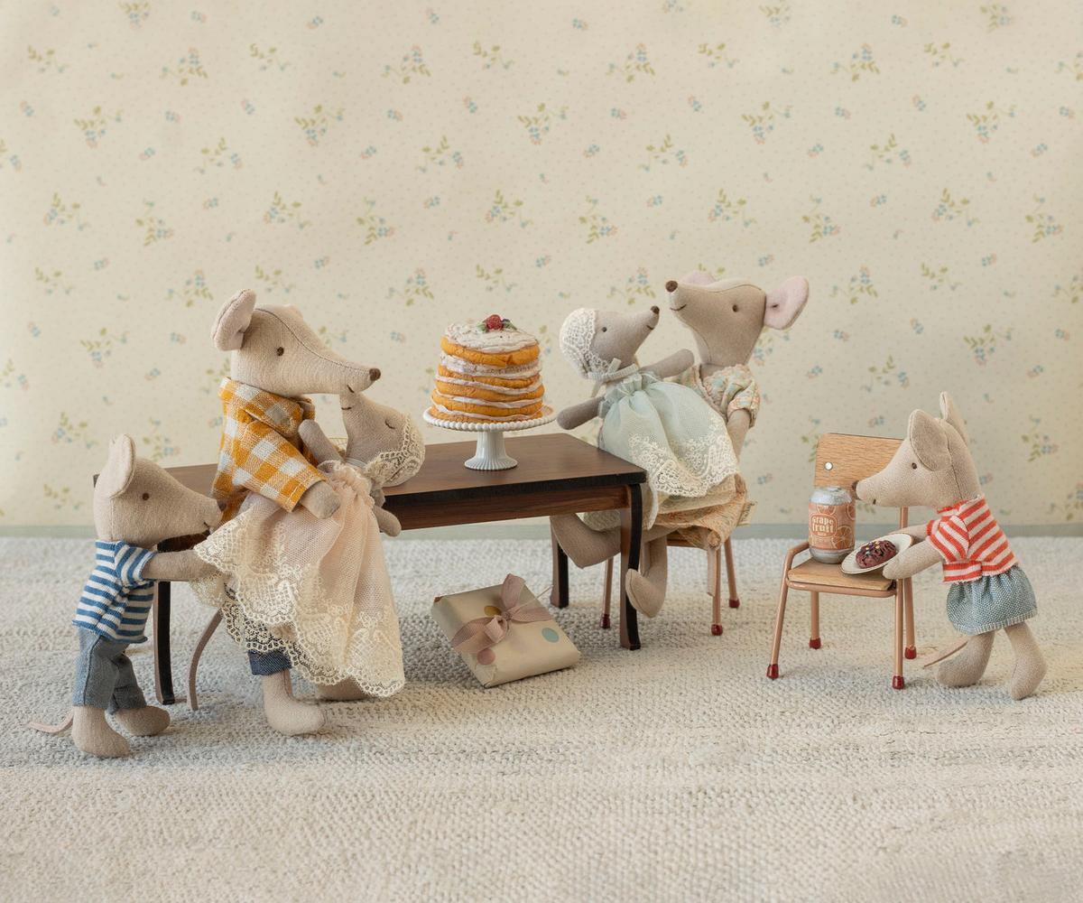 Long Dining Table - Mouse