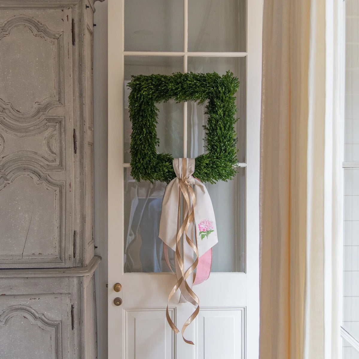 Square Boxwood Wreath 24"